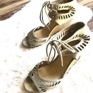 CL By Laundry Bright Sun Lace-up Heels Shoes Size 8.5 Euro 39.